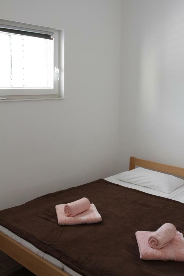 Apartmani Subasic Pag Town Exterior foto