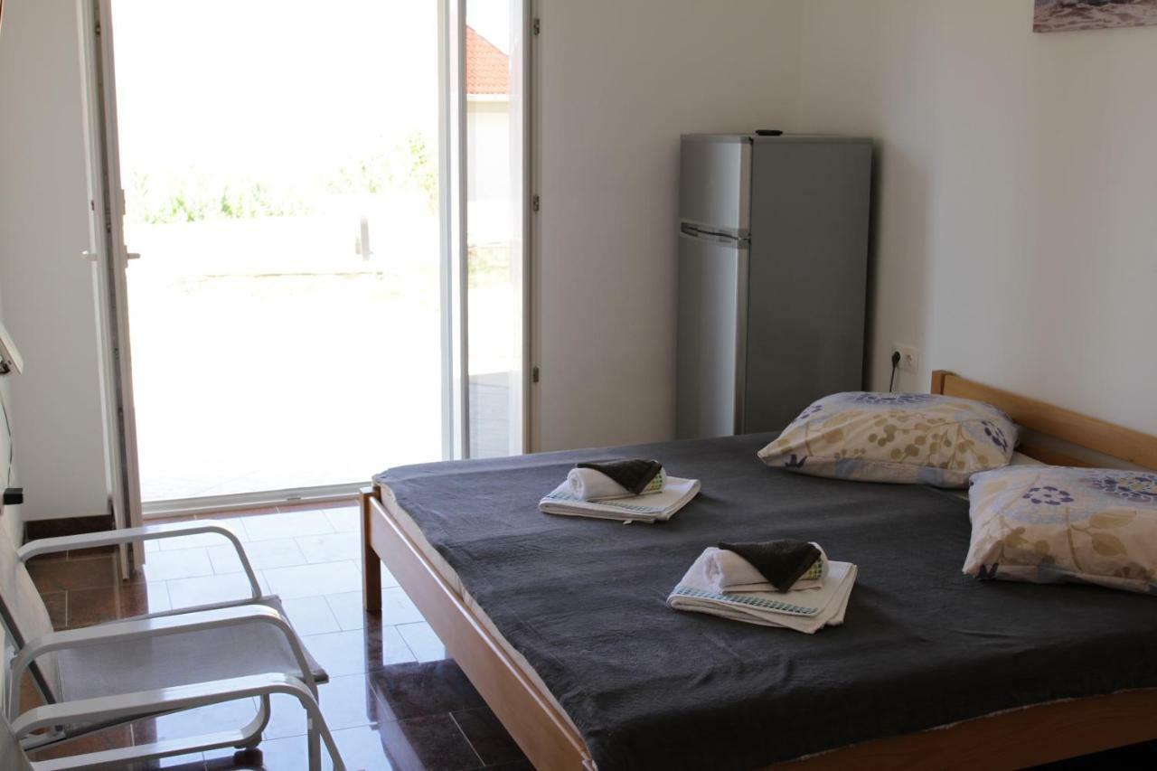 Apartmani Subasic Pag Town Exterior foto